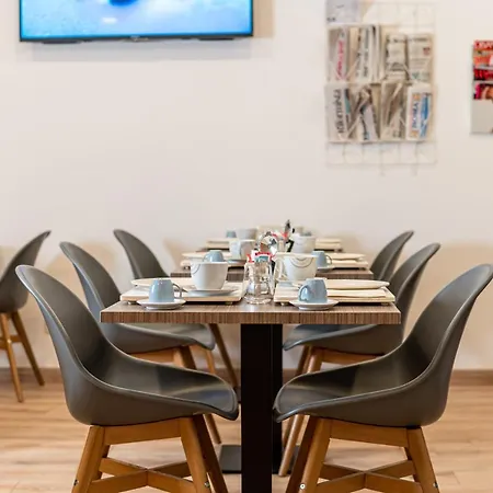 Neocore Bed & Breakfast 4*